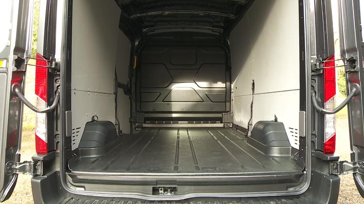 FORD TRANSIT 460 L4 MINIBUS DIESEL RWD 2.0 EcoBlue 165ps H3 18 Seater Leader [Nav]
